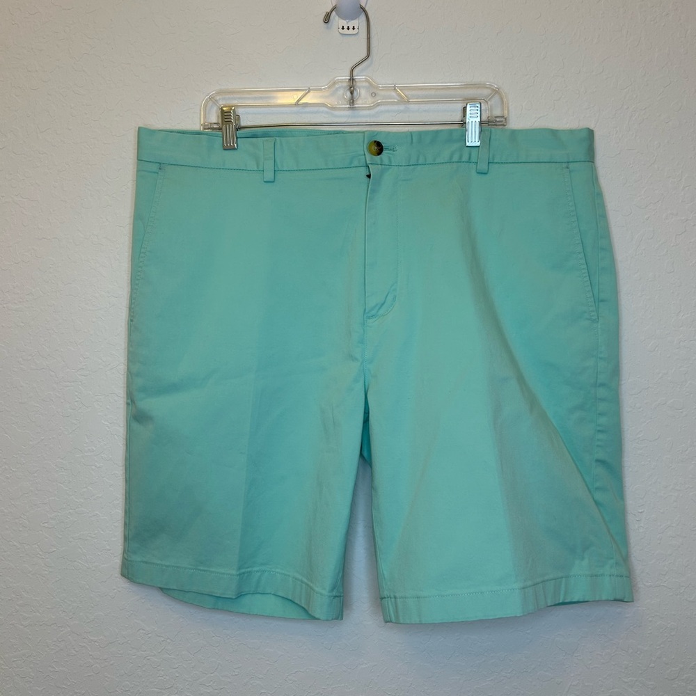 Vineyard vines mint breaker shorts